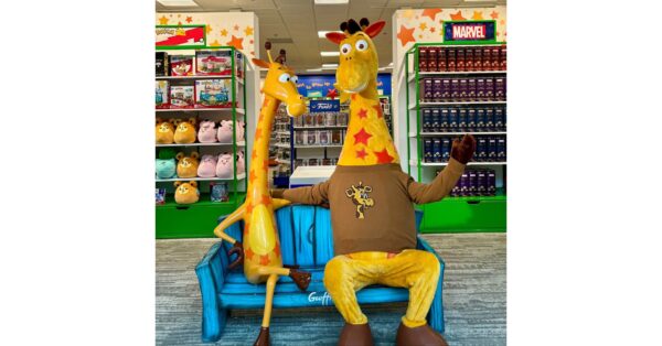 Bonobos and Toys”R”Us® Unveil First-Ever Brand Collaboration Featuring Geoffrey the Giraffe