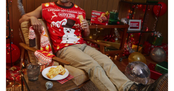 HOT POCKETS® INTRODUCES ITS FIRST-EVER HOLIDAY SWEATER WITH ZIP-OFF SLEEVES TO CELEBRATE THE BRAND REMOVING ITS SLEEVES FROM SNACK PACKAGING