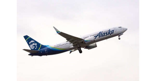 Alaska Airlines flight attendants vote YES on new contract